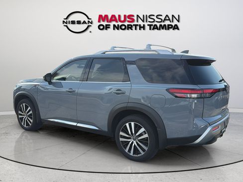 Certified 2025 Nissan Pathfinder Platinum w/ Cargo Package FWD image 7