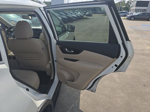 Used 2020 Nissan Rogue SL w/ Premium Package FWD image 22