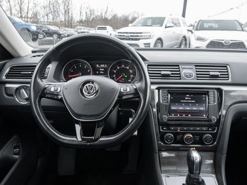 Used 2016 Volkswagen Passat 1.8T SE image 25