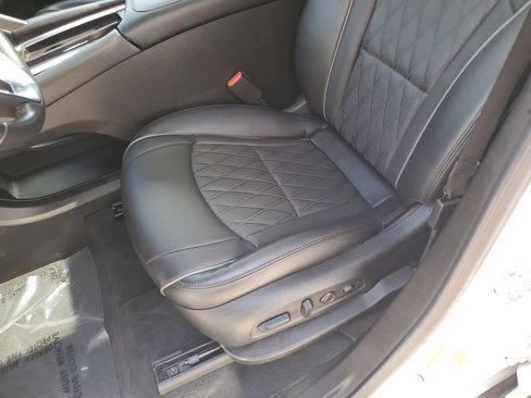 Used 2024 Buick Enclave Avenir w/ Avenir Technology Package image 22