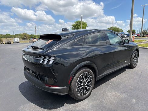 Used 2025 Ford Mustang Mach-E Premium image 6