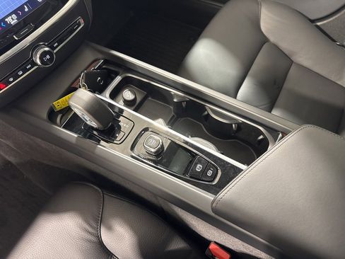 Used 2024 Volvo V60 B5 Cross Country Plus image 14