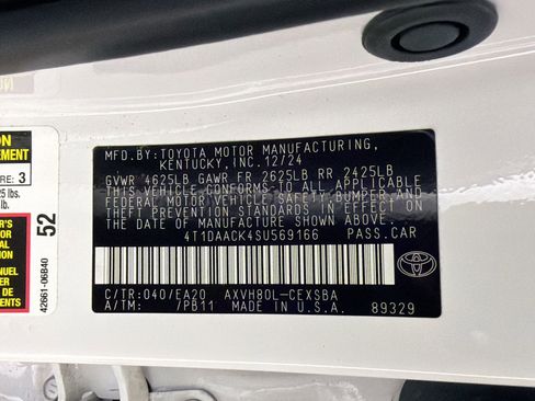 Used 2025 Toyota Camry SE w/ Multimedia Upgrade Package image 18