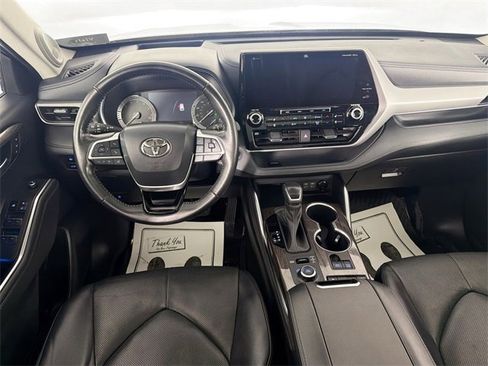 Used 2022 Toyota Highlander Platinum image 22