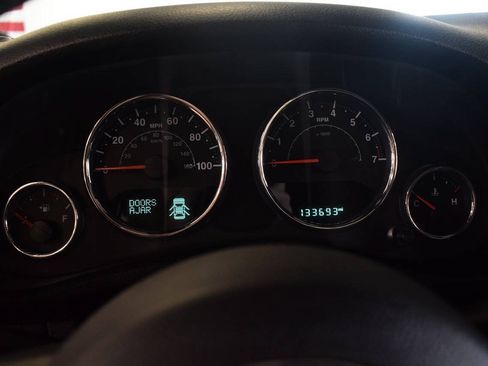 Used 2015 Jeep Wrangler Unlimited Sahara w/ Dual Top Group AWD/4WD image 52