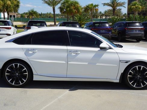 Used 2019 Honda Accord Touring image 4