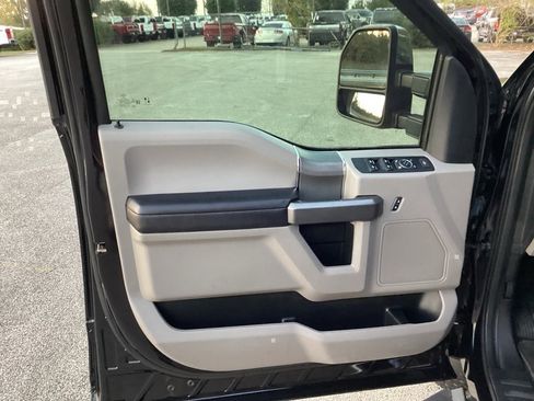 Used 2021 Ford F250 XLT w/ XLT Premium Package image 19