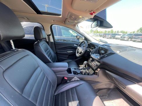 Used 2017 Ford Escape Titanium w/ Canadian Touring Package AWD/4WD image 3
