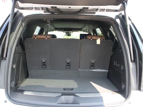 New 2026 Chevrolet Tahoe High Country AWD/4WD image 18