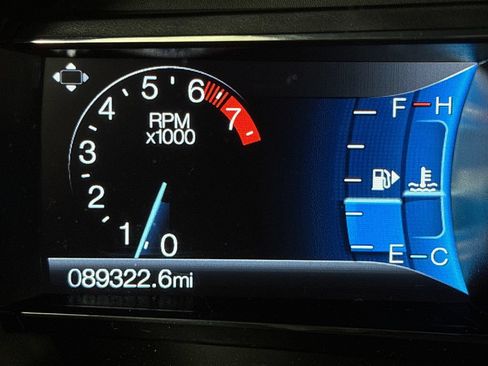 Used 2019 Ford Explorer Limited w/ Ford Safe & Smart Package FWD image 22