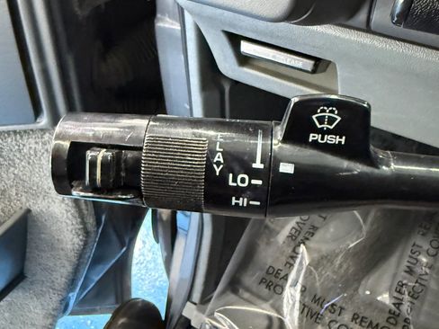 Used 1990 Chevrolet Astro LT image 46