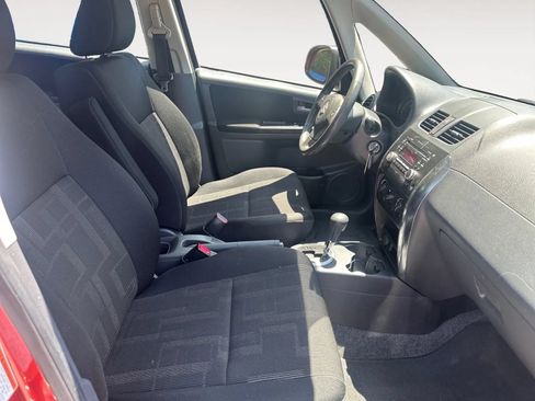 Used 2011 Suzuki SX4 AWD Hatchback image 11