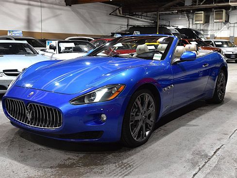 Used 2015 Maserati GranTurismo Convertible RWD image 15