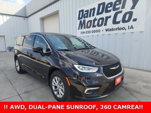 New 2026 Chrysler Pacifica Select image 1