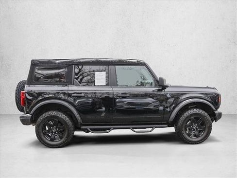 Used 2024 Ford Bronco Black Diamond image 4