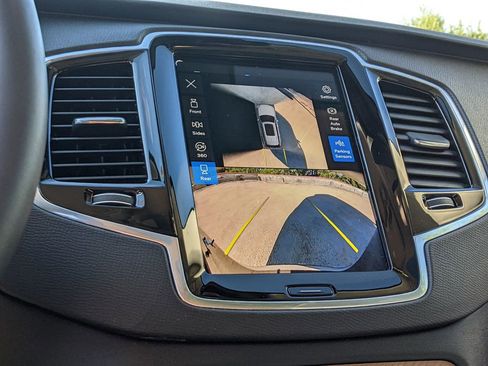 Certified 2024 Volvo XC90 T8 Plus AWD/4WD image 17