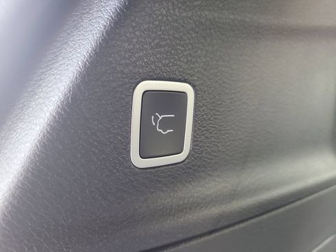 New 2026 Chrysler Pacifica Select w/ S Appearance Package FWD image 9