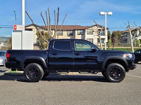 Certified 2023 Toyota Tacoma 4x4 Double Cab w/ Trail Edition image 5