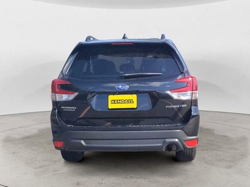 Used 2022 Subaru Forester Premium image 4