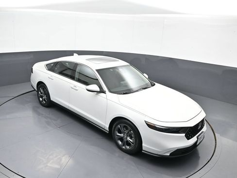 Certified 2023 Honda Accord EX image 35