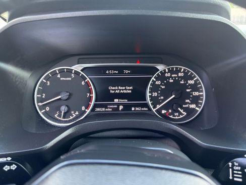 Used 2025 Nissan Rogue SV FWD image 42
