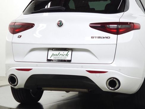 Used 2021 Alfa Romeo Stelvio Ti w/ Nero Edizione AWD/4WD image 11