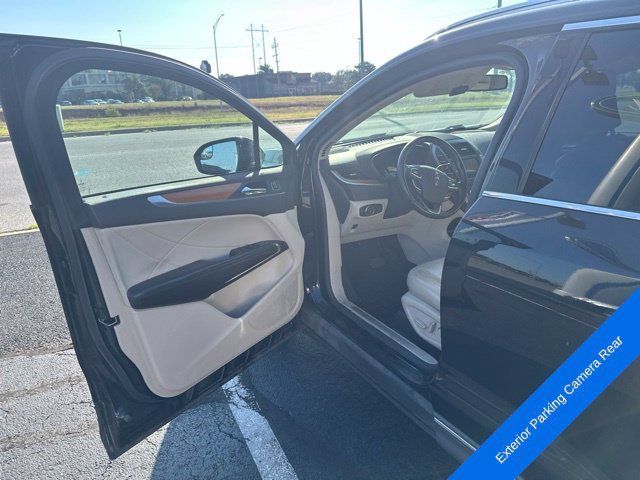 Used 2017 Lincoln MKC Select FWD image 10
