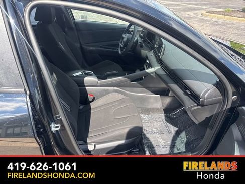 Used 2025 Hyundai Elantra Sport FWD image 30
