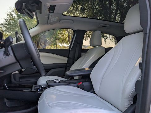 Used 2024 Ford Mustang Mach-E Premium image 12