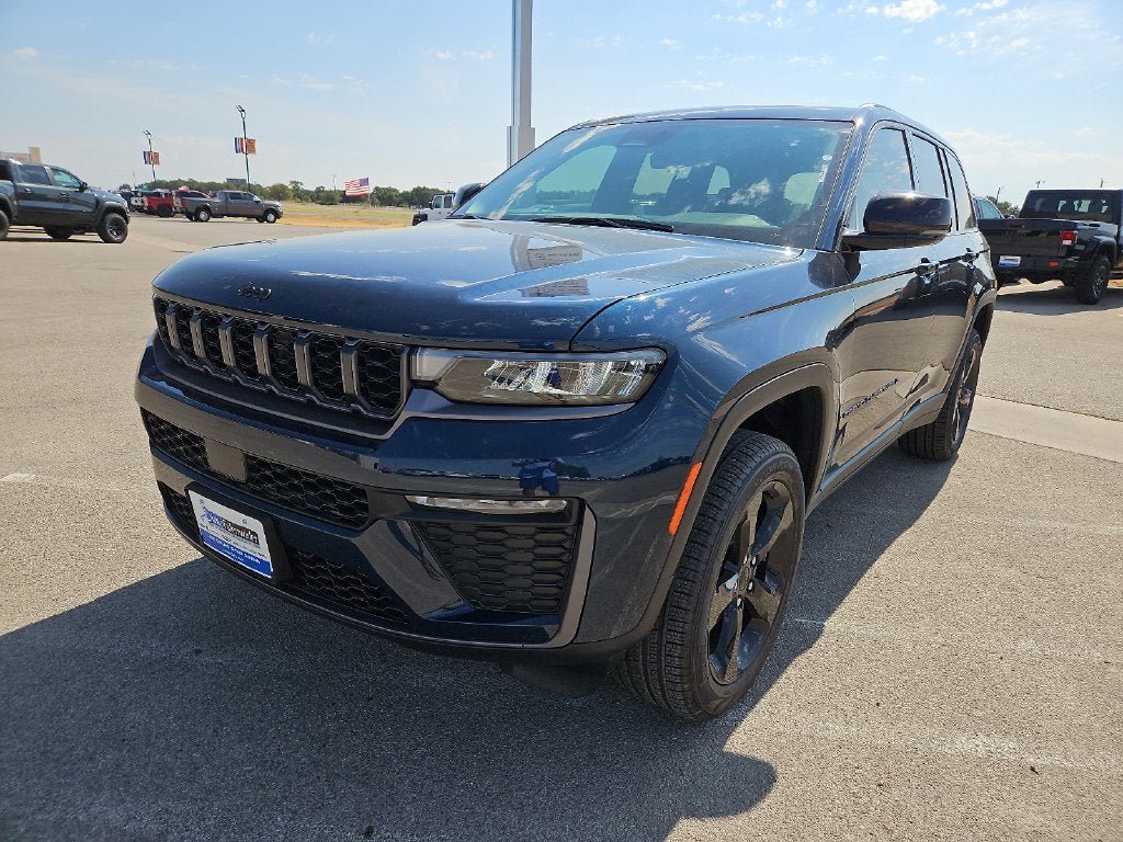 New 2026 Jeep Grand Cherokee Limited w/ Limited Altitude Package RWD image 1