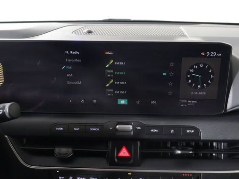 Used 2025 Kia K4 LXS image 39