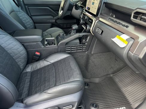 New 2025 Toyota Tacoma TRD Off-Road image 15