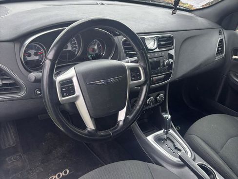 Used 2012 Chrysler 200 Touring FWD image 16