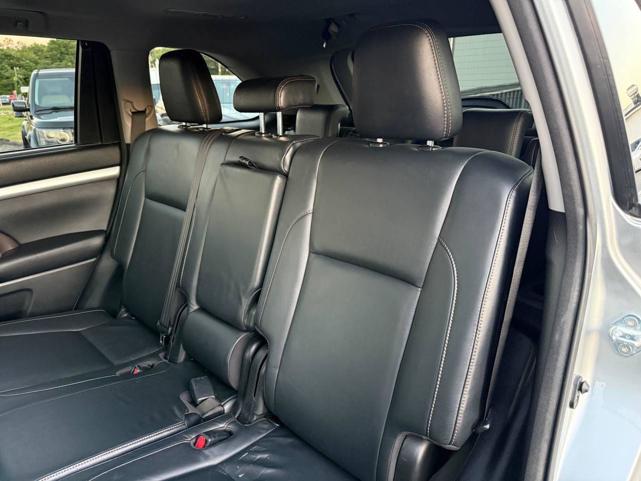 Used 2017 Toyota Highlander XLE AWD/4WD image 42