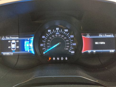 Used 2018 Ford Edge Titanium w/ Technology Package FWD image 23