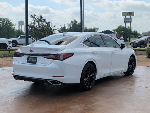 Used 2022 Lexus ES 350 F Sport image 2