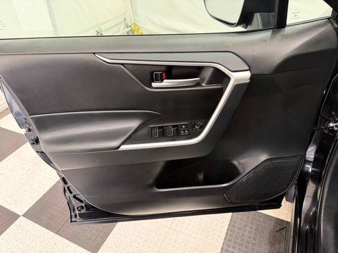 Used 2025 Toyota RAV4 XLE FWD image 13