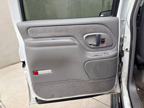 Used 1999 Chevrolet Suburban 4WD w/ Preferred Equipment Group 3 image 24