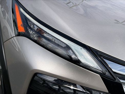 Certified 2025 Nissan Rogue SL w/ SL Premium Package FWD image 30