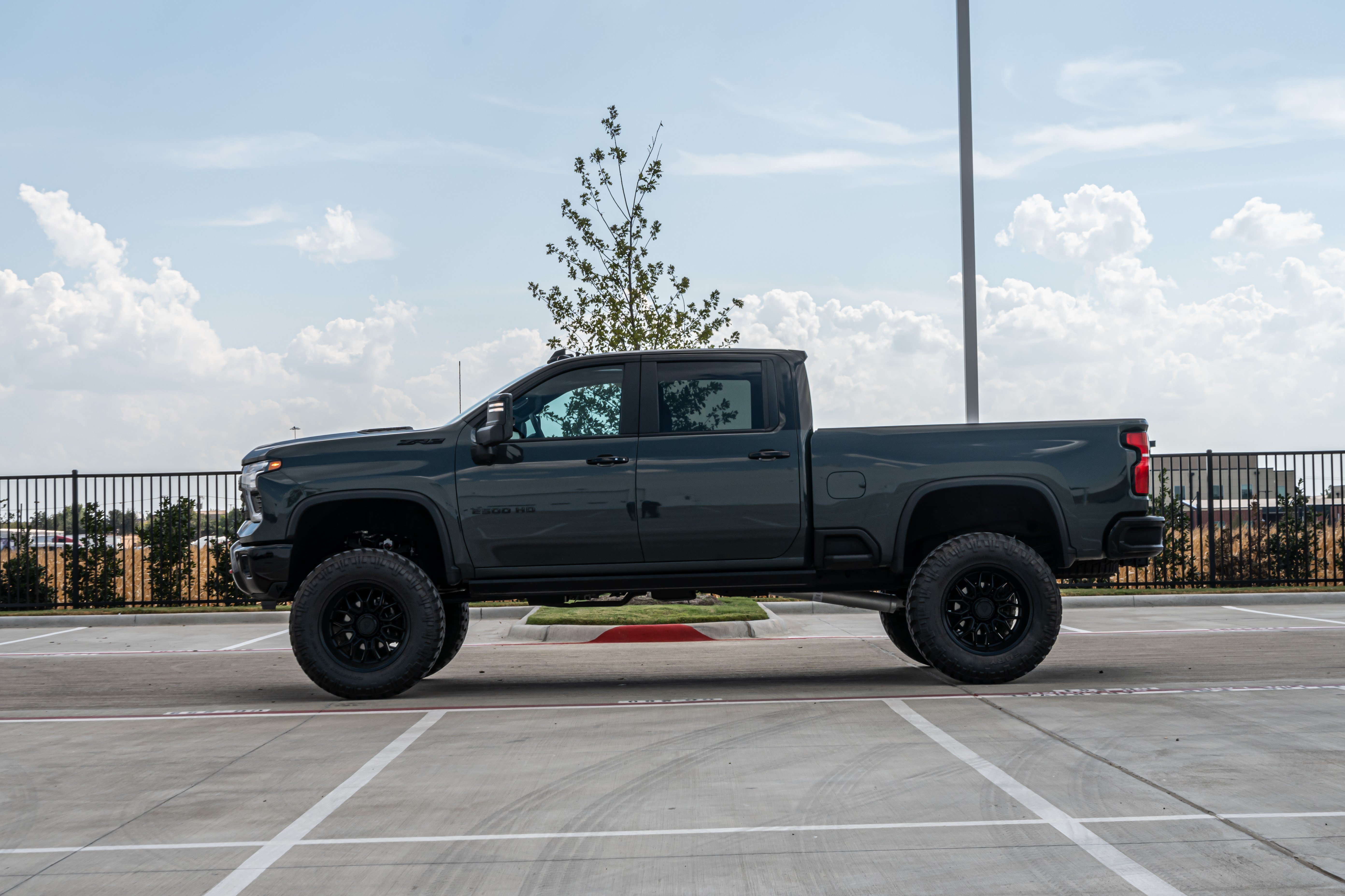 Used 2026 Chevrolet Silverado 2500 ZR2 AWD/4WD image 6