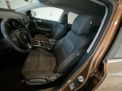 Used 2017 Kia Sportage LX image 11