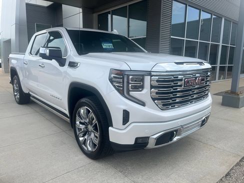 Used 2023 GMC Sierra 1500 Denali w/ Denali Reserve Package AWD/4WD image 7