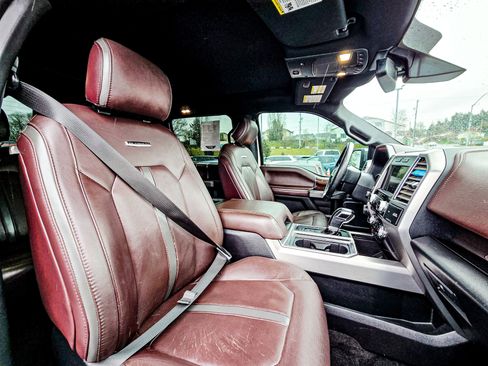 Used 2016 Ford F150 Platinum w/ Equipment Group 701A Luxury image 14