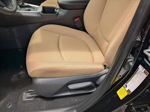 New 2025 Toyota RAV4 LE image 4