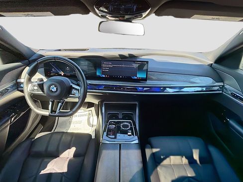 Certified 2025 BMW 740i image 17