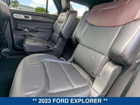 Used 2023 Ford Explorer Platinum w/ Technology Package image 22
