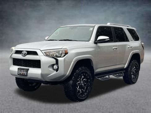 Used 2018 Toyota 4Runner SR5 Premium image 25
