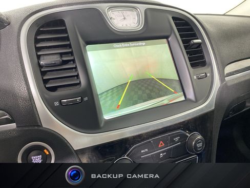 Used 2019 Chrysler 300 Limited RWD image 6