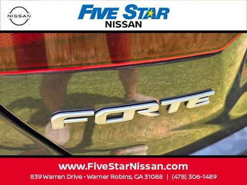 Used 2024 Kia Forte LXS FWD image 11