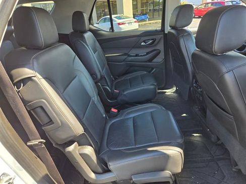 Used 2021 Chevrolet Traverse RS w/ LPO, Floor Liner Package FWD image 17